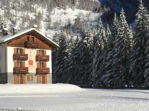 Lo Scoiattolo Hotel Gressoney-La-Trinité